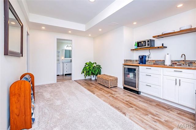 5921 Summerhedge Place, St Louis, MO 63128