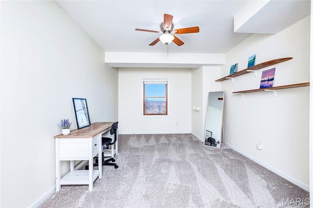 5921 Summerhedge Place, St Louis, MO 63128