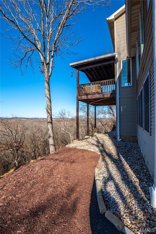 5921 Summerhedge Place, St Louis, MO 63128