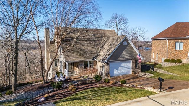 5921 Summerhedge Place, St Louis, MO 63128
