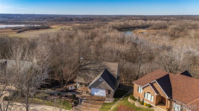 5921 Summerhedge Place, St Louis, MO 63128