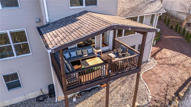 5921 Summerhedge Place, St Louis, MO 63128