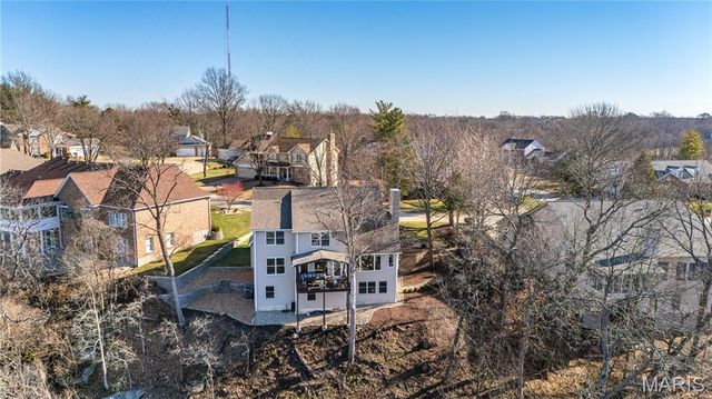 5921 Summerhedge Place, St Louis, MO 63128