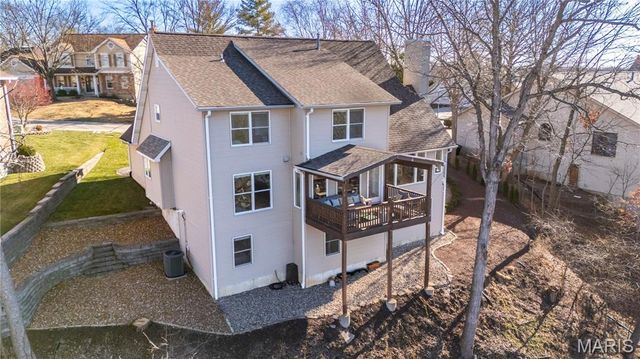 5921 Summerhedge Place, St Louis, MO 63128