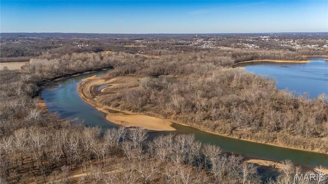 5921 Summerhedge Place, St Louis, MO 63128