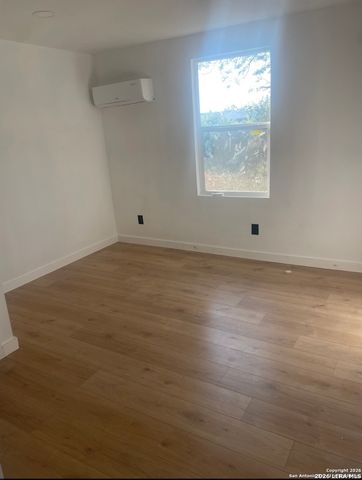 3114 Saturn, San Antonio, TX 78226