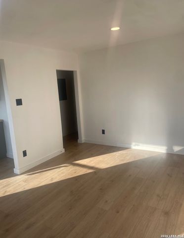 3114 Saturn, San Antonio, TX 78226