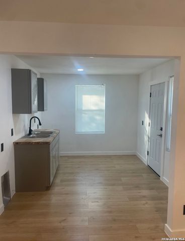 3114 Saturn, San Antonio, TX 78226