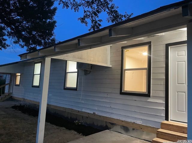 3114 Saturn, San Antonio, TX 78226