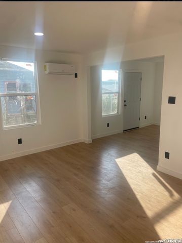 3114 Saturn, San Antonio, TX 78226