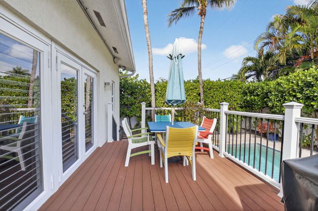 2830 SW 6th Street, Boynton Beach, FL 33435