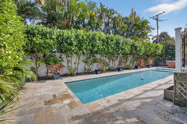 2830 SW 6th Street, Boynton Beach, FL 33435