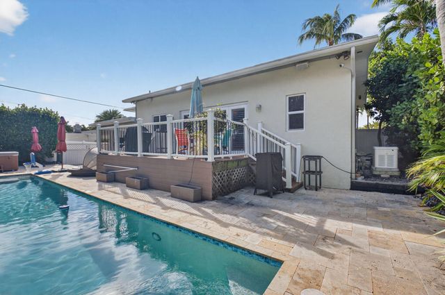 2830 SW 6th Street, Boynton Beach, FL 33435