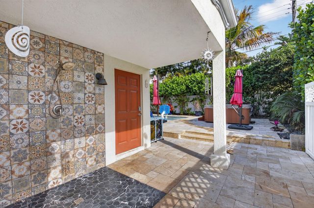 2830 SW 6th Street, Boynton Beach, FL 33435