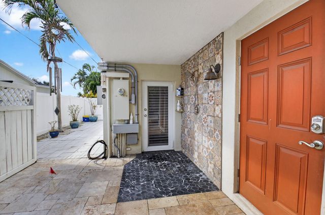 2830 SW 6th Street, Boynton Beach, FL 33435