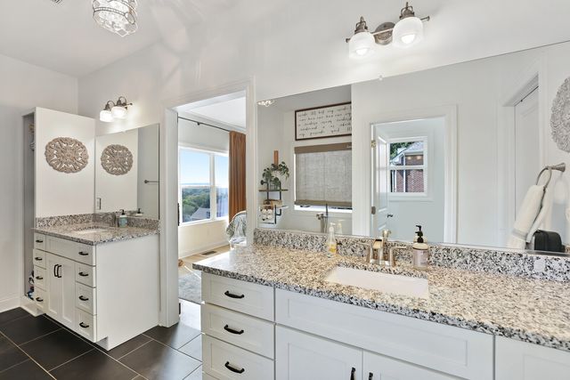 1711 Aster Dr, Columbia, TN 38401