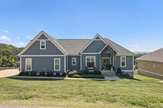 1711 Aster Dr, Columbia, TN 38401