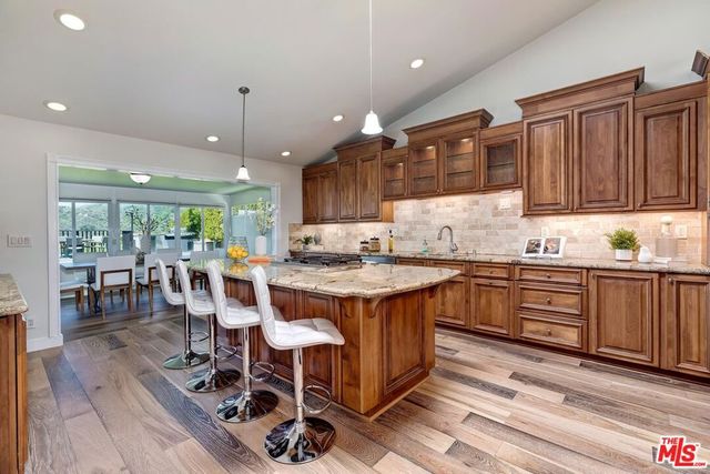 823 Enchanted Way, Pacific Palisades, CA 90272