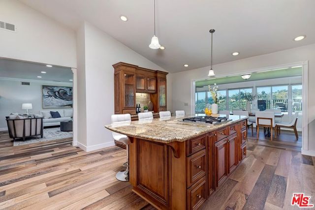 823 Enchanted Way, Pacific Palisades, CA 90272