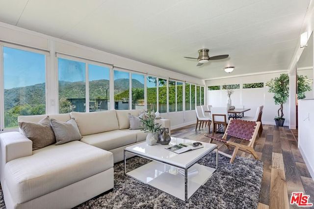 823 Enchanted Way, Pacific Palisades, CA 90272