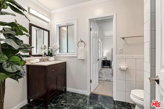 823 Enchanted Way, Pacific Palisades, CA 90272