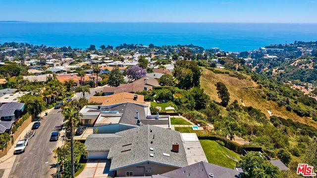 823 Enchanted Way, Pacific Palisades, CA 90272