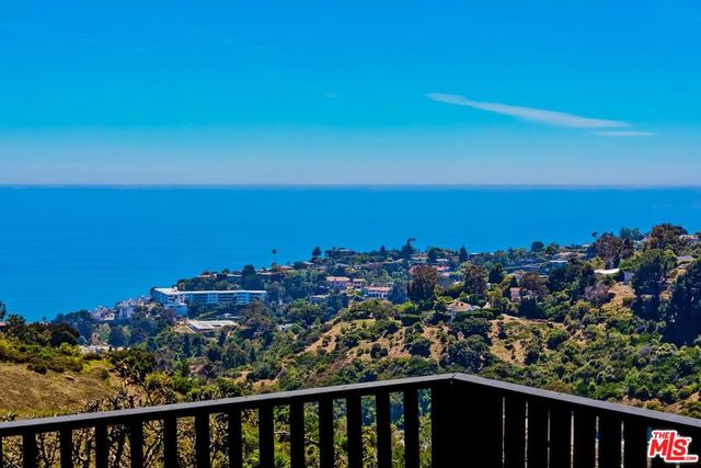 823 Enchanted Way, Pacific Palisades, CA 90272