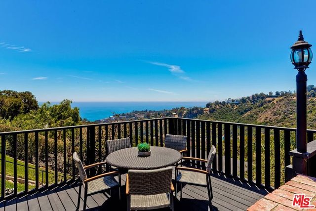823 Enchanted Way, Pacific Palisades, CA 90272