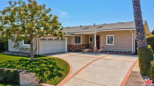 823 Enchanted Way, Pacific Palisades, CA 90272