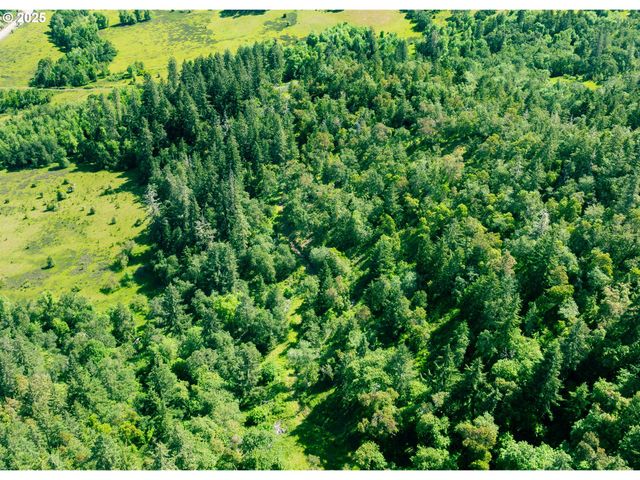 1755 Ne NEWTON CREEK Dr, Roseburg, OR 97470