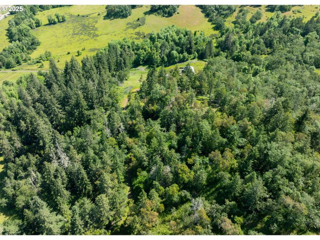 1755 Ne NEWTON CREEK Dr, Roseburg, OR 97470