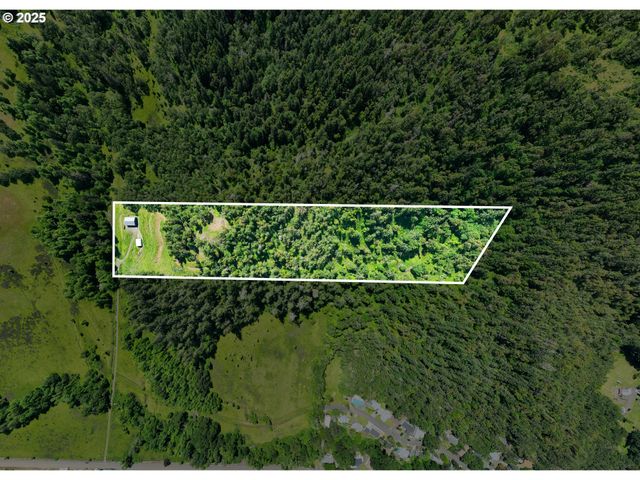 1755 Ne NEWTON CREEK Dr, Roseburg, OR 97470