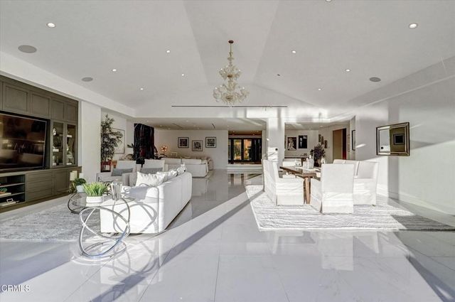 4423 Bergamo Drive, Los Angeles, CA 91436