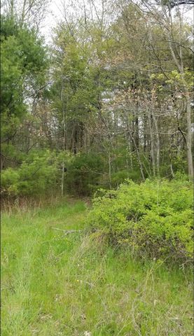 222 Dolan Cir, Taunton, MA 02718