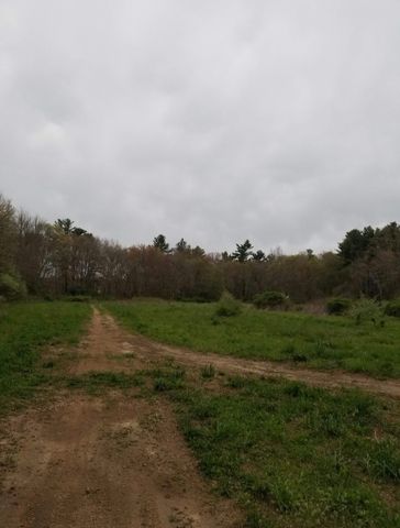 222 Dolan Cir, Taunton, MA 02718