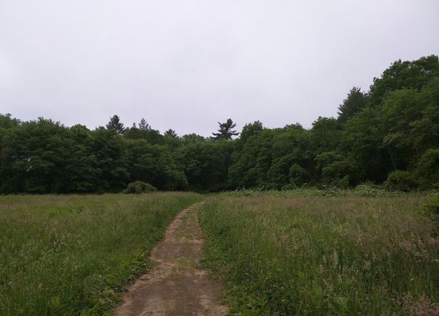 222 Dolan Cir, Taunton, MA 02718