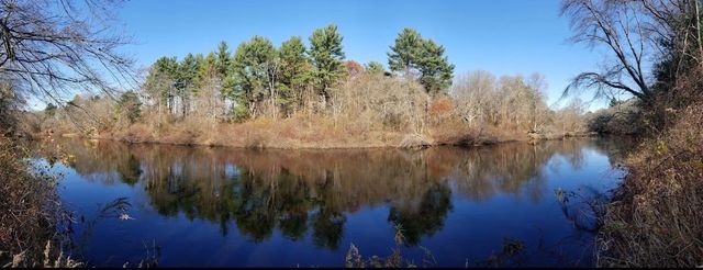 222 Dolan Cir, Taunton, MA 02718