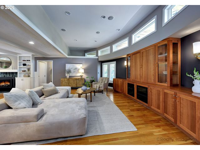 4460 Sw 78TH Ave, Portland, OR 97225