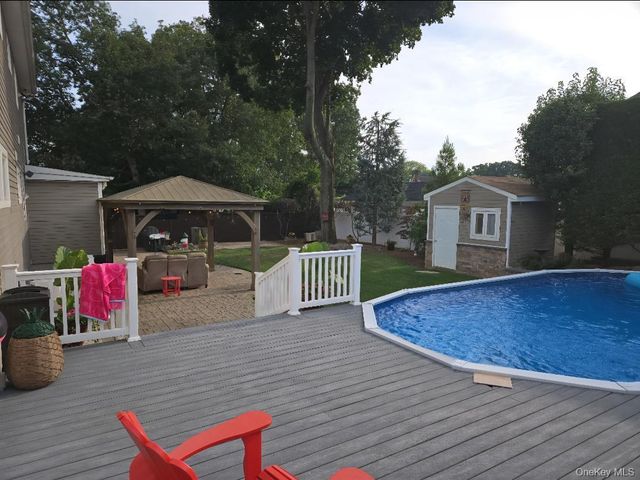 68 Westwood Avenue, Deer Park, NY 11729