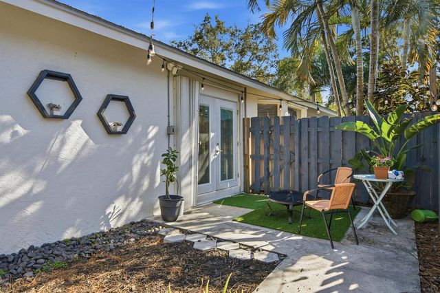 1105 Cherokee Street, Jupiter, FL 33458