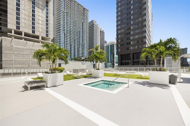690 SW 1st Ct PHI10, Miami, FL 33130