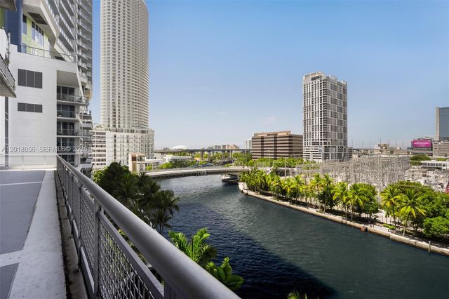 690 SW 1st Ct PHI10, Miami, FL 33130