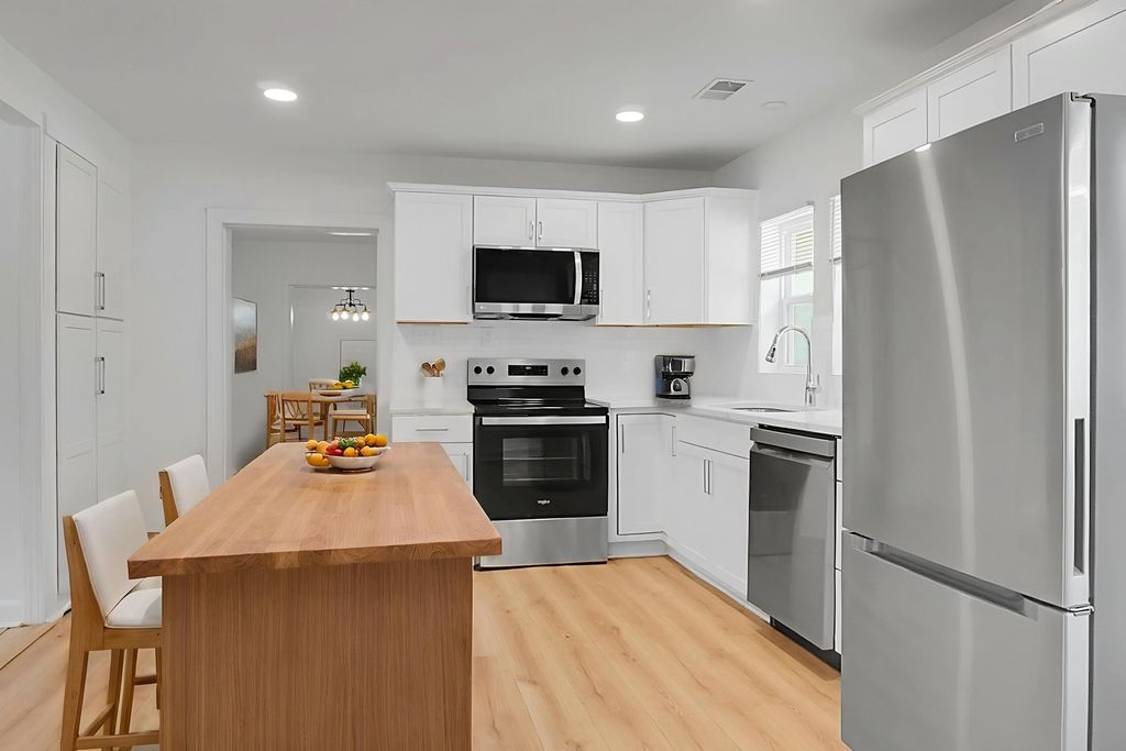 Image 3 of property listing at 207 Trivers Drive, Moncks Corner, SC 29461