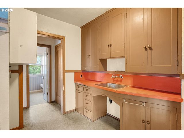 4635 N CONGRESS Ave, Portland, OR 97217