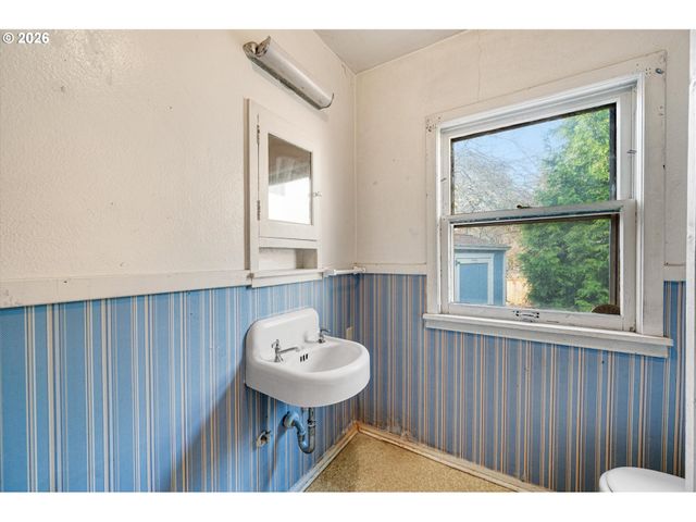 4635 N CONGRESS Ave, Portland, OR 97217