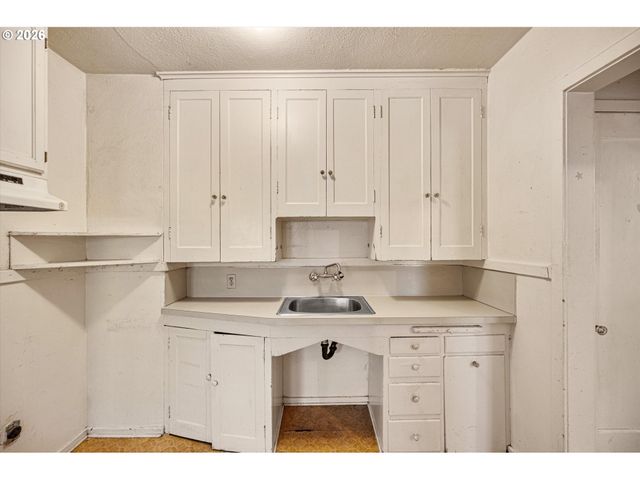 4635 N CONGRESS Ave, Portland, OR 97217