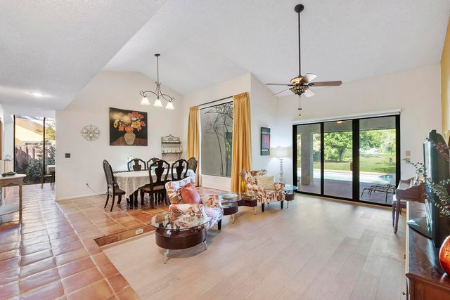 10551 NW 3rd Manor, Coral Springs, FL 33071