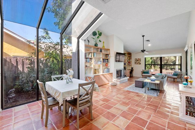 10551 NW 3rd Manor, Coral Springs, FL 33071