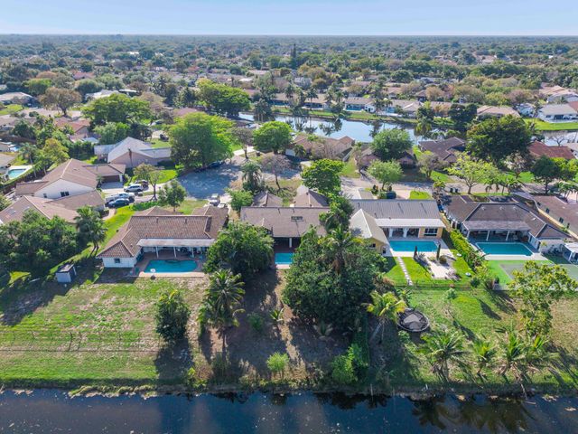 10551 NW 3rd Manor, Coral Springs, FL 33071