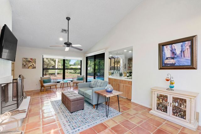 10551 NW 3rd Manor, Coral Springs, FL 33071